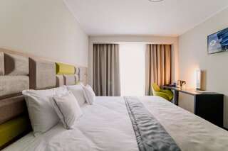 Отель Hotel Almond Business & SPA Гданьск Классический двухместный номер с 1 кроватью или 2 отдельными кроватями-6